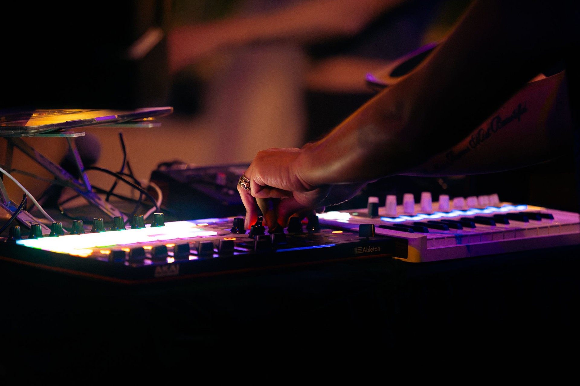 The music that carries the evening