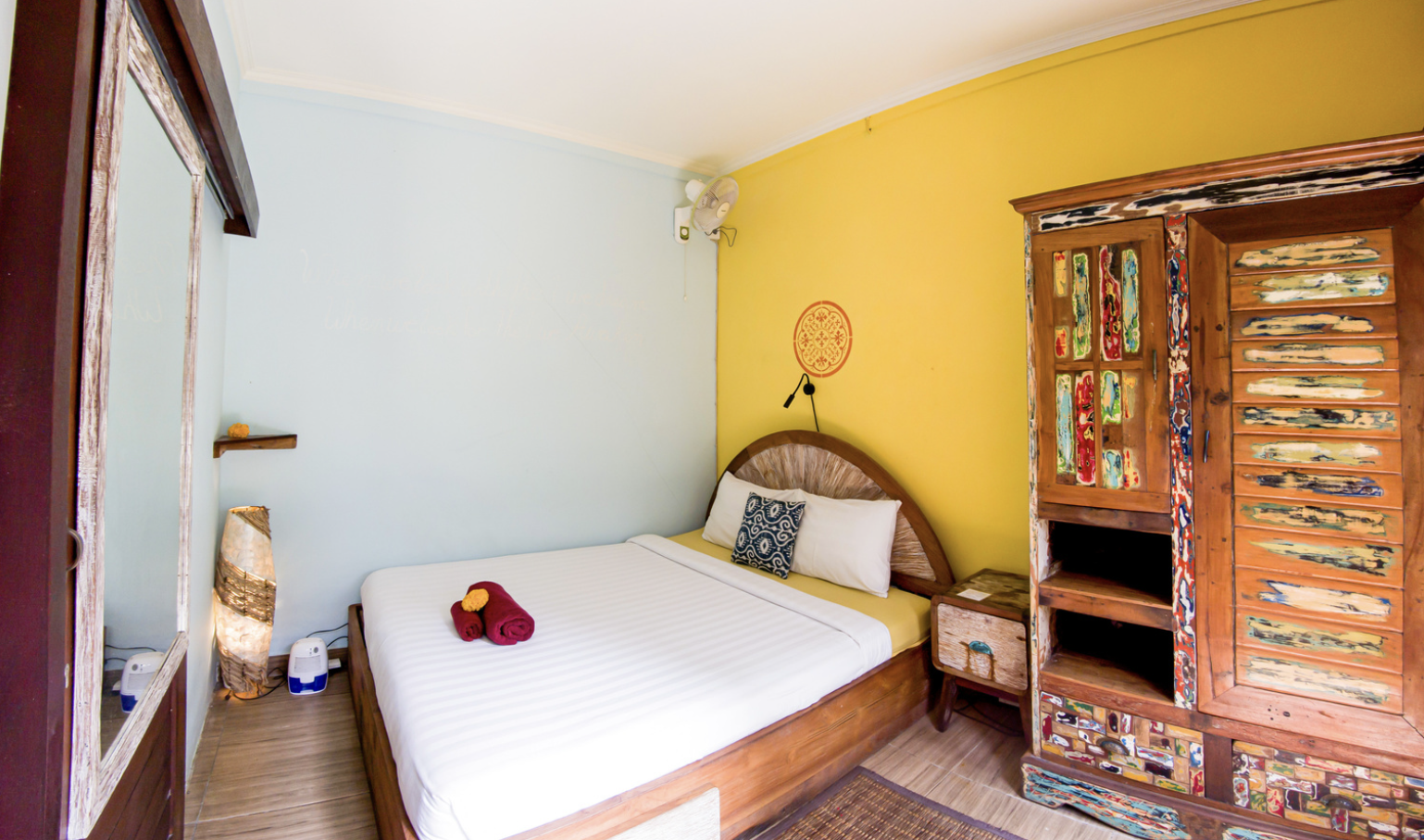 Mindfulness room with double bed and quiet decor